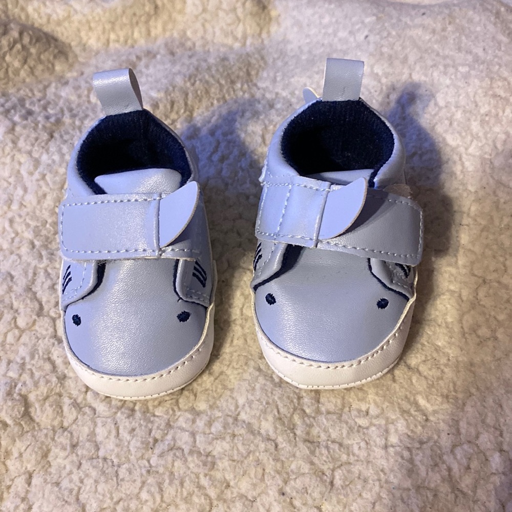 carters shark shoes